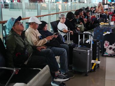 Indonesia cancels flights at Jakarta airport as Anak Krakatau volcano erupts