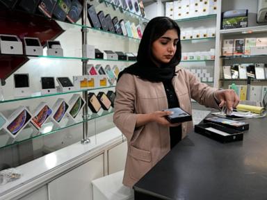 Iran lifts its ban on imports of new iPhone models in place since last year