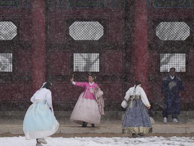 Worst November snowstorm in half century hits Seoul and grounds hundreds of airplane flights