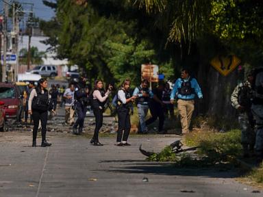 Car bomb explodes outside police station in Mexico, wounding 3 officers