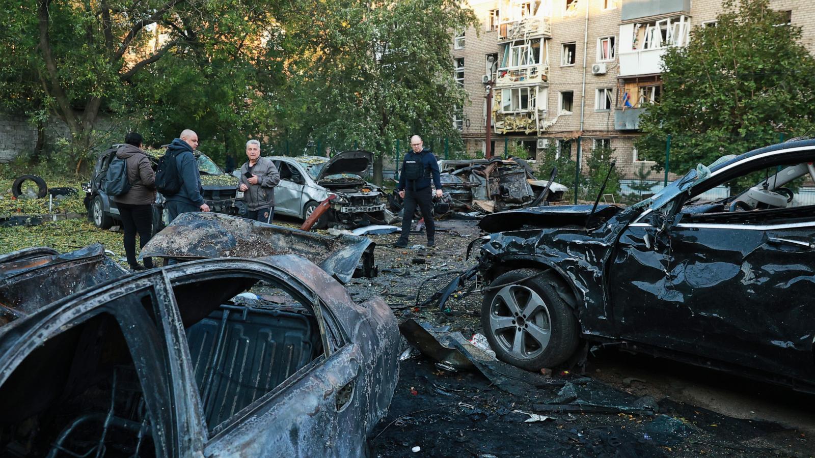 Russian strikes kill 2 in Ukraine as Kyiv struggles to counter Russian attacks