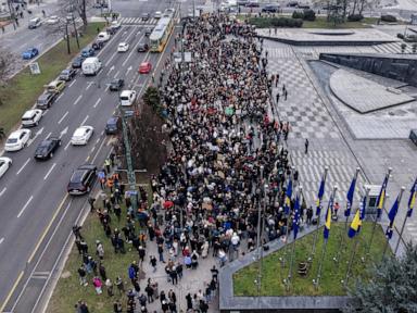 Bosnian students rally for justice, drawing inspiration from anti-graft struggle in Serbia