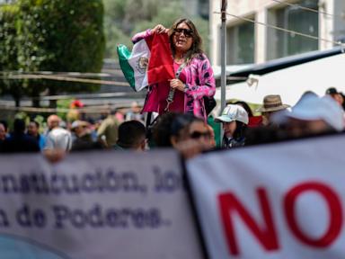 Pressure mounts against judicial overhaul in Mexico amid market concerns and striking judges