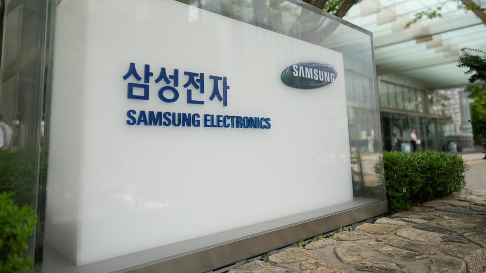 Workers at Samsung Electronics announce “indefinite” strike