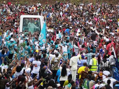 Papa Leo XIV realiza missa e encontro de paz em Camarões