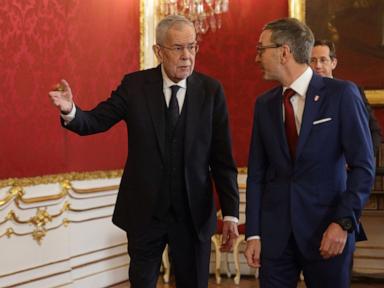 Austrian far-right leader meets president, likely to be asked to form government