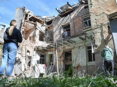 Russian drone and cruise missile attacks kill at least 2 in Ukraine