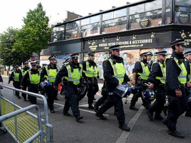 Police say 2 people who were attacked during London's Notting Hill Carnival have died