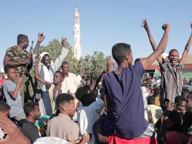 Sudan’s military retakes a strategic city from RSF rebels, dealing them a major blow