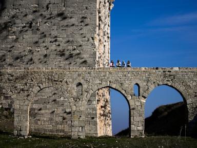 Experts push to restore Syria’s war-torn heritage sites, including renowned Roman ruins at Palmyra