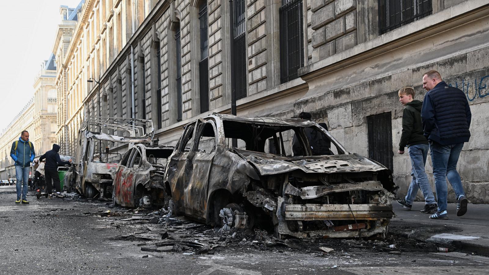 Paris police report 855 arrests after violent clashes and looting during protests
