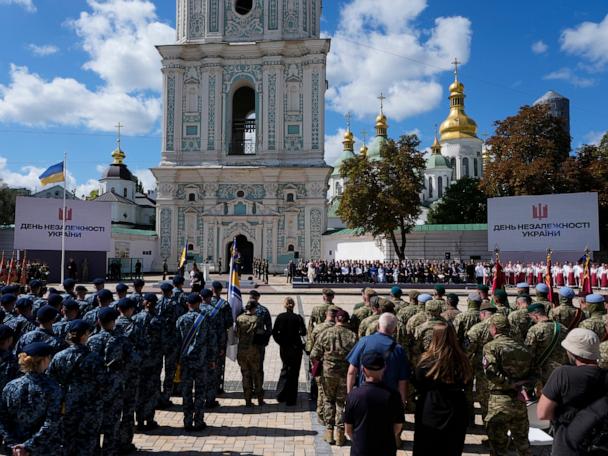UK Prime Minister Visits Ukraine, Expresses Support Amidst Escalating Conflict