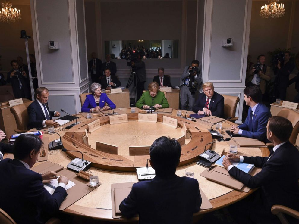 PHOTO: Leaders of the G7 participate in a working session of the G7 Summit in La Malbaie, Quebec, Canada, June 8, 2018.