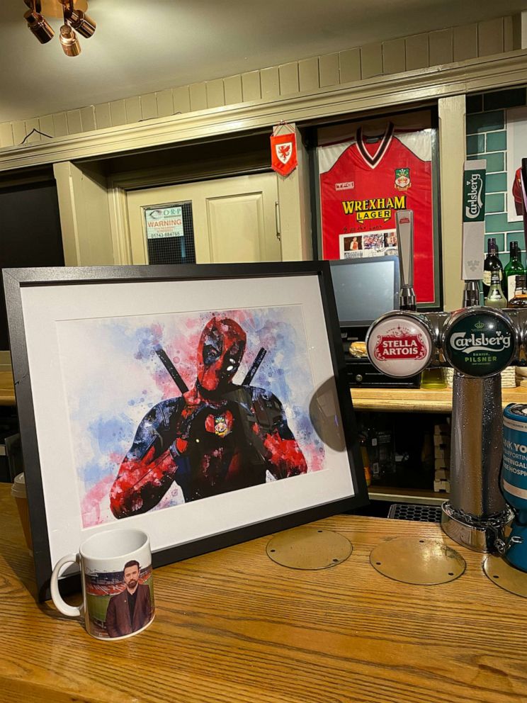 PHOTO: Fans have been dropping off Hollywood memorabilia at 'The Turf,' a local hangout for fans where the club was founded in 1864.