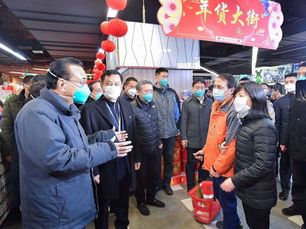 PHOTO: Chinese Premier Li Keqiang talks with residents at Wuhan Wushang Supermarket in Wuhan, central China's Hubei Province, Jan. 27, 2020