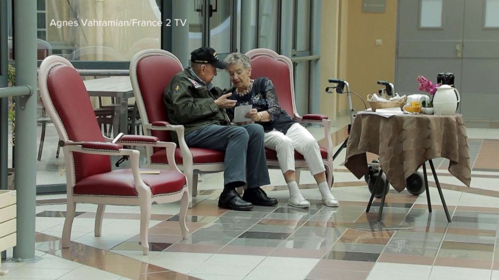 PHOTO: World War II veteran K.T. Robbins of Mississippi was able to reunite with his first love, French woman Jeannine Ganaye, 75 years after meeting thanks to France 2 TV.