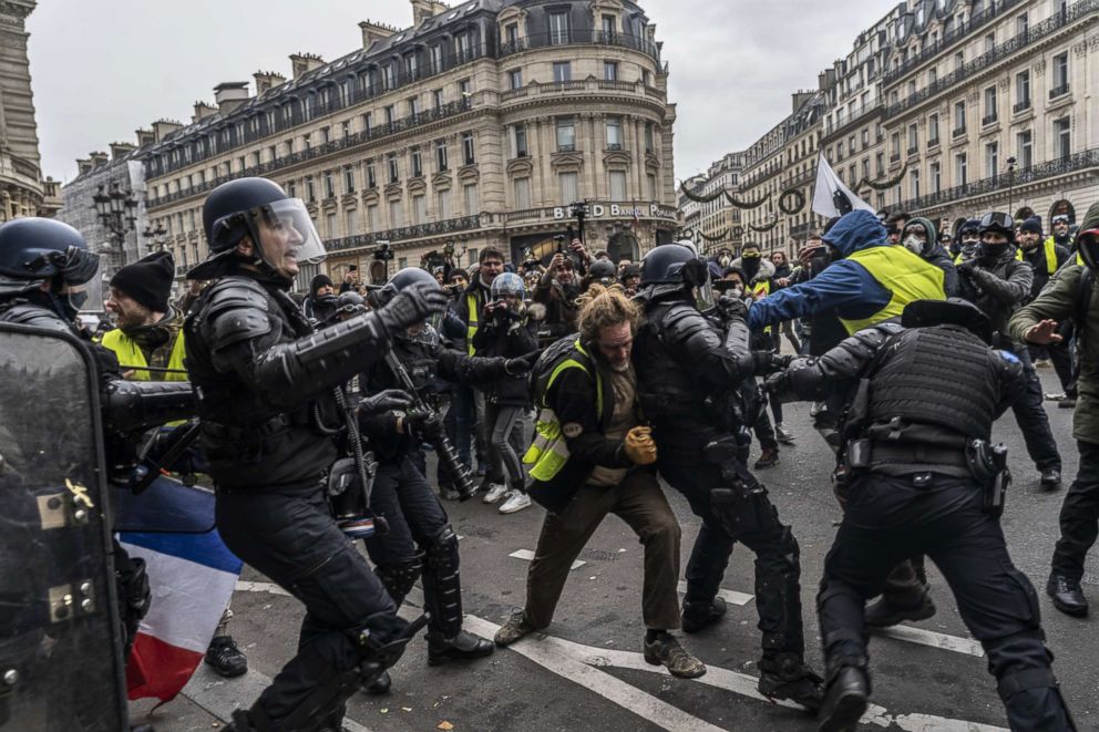 PHOTO: Yellow Vest demonstrators clash with police, Dec. 15, 2018 in Paris.