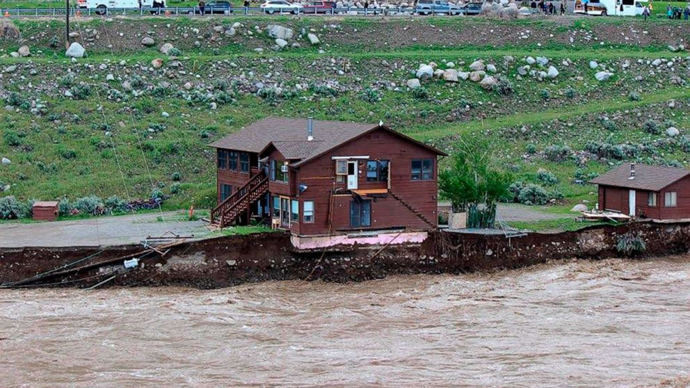 Yellowstone Closes After Unprecedented Rain Washes Out Roads Good Morning America 7339