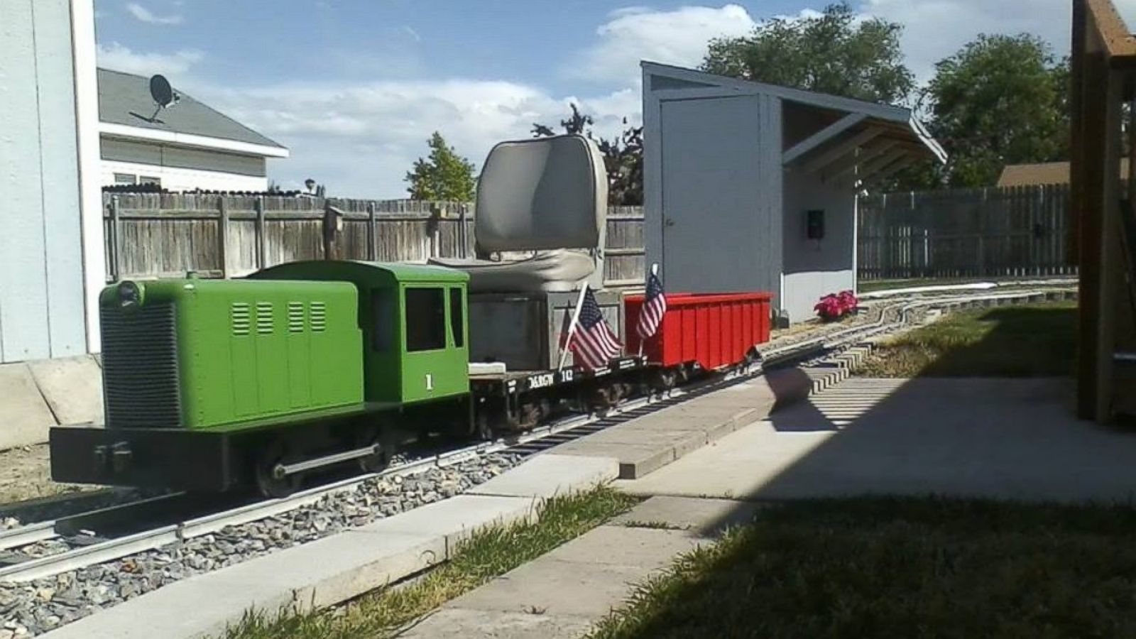 Man Builds 400 Foot Railroad In Backyard Because He Got A Wild Bug Abc News