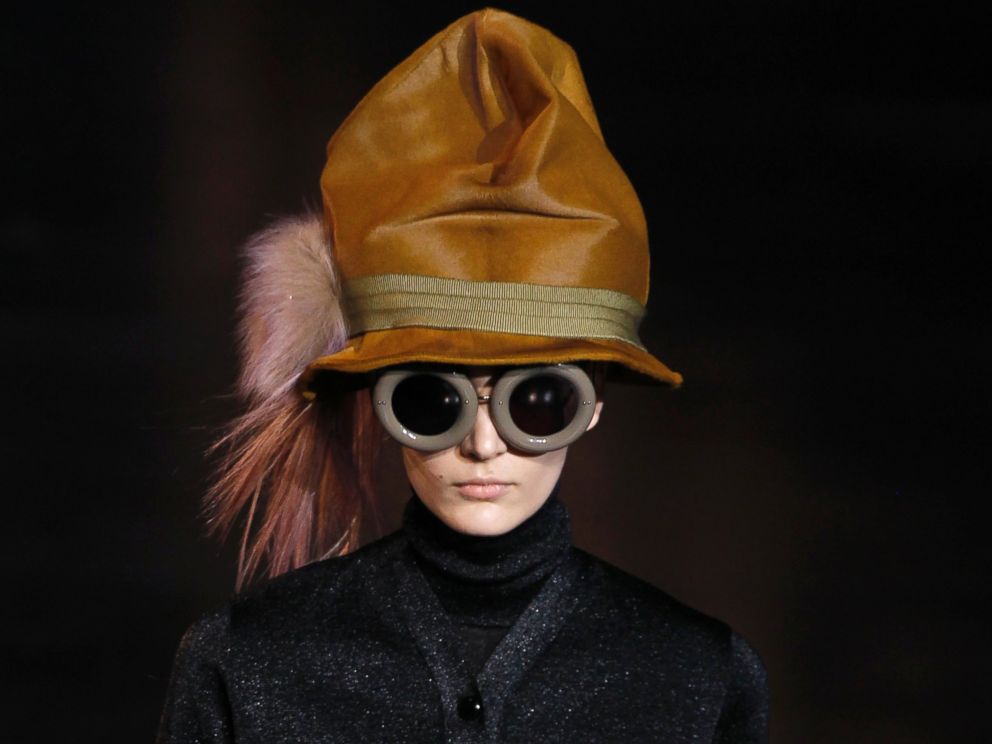 PHOTO: A model presents a creation by US fashion designer Marc Jacobs during the Louis Vuitton Fall/Winter 2012-2013 ready-to-wear collection show, March 7, 2012.