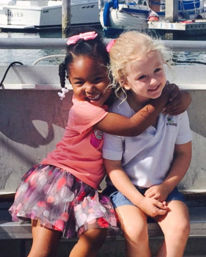 Girls Insist They Re Twins Because They Have The Same Birthday And The Same Soul Abc News