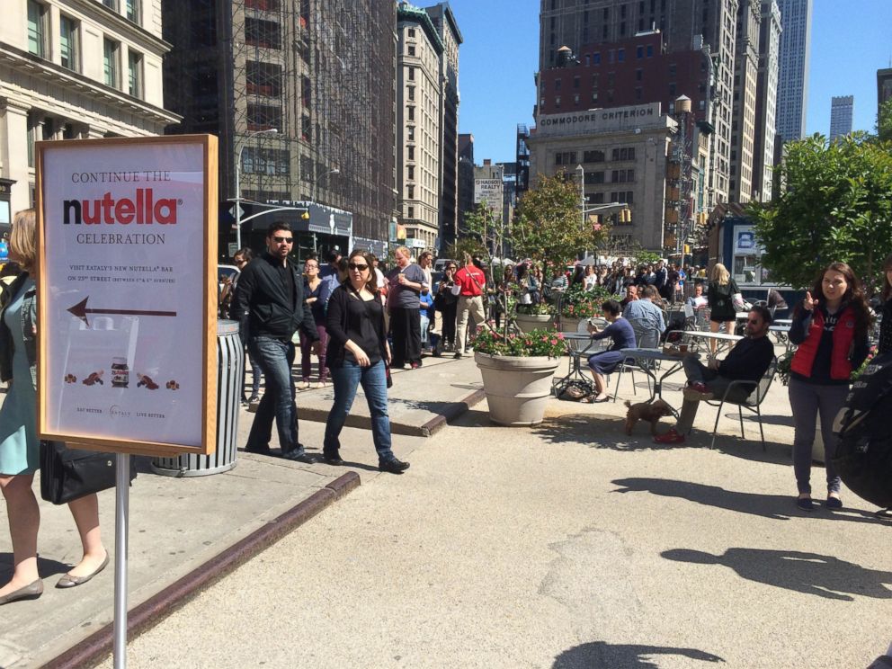 PHOTO: The long line for a Nutella Cronut hole.