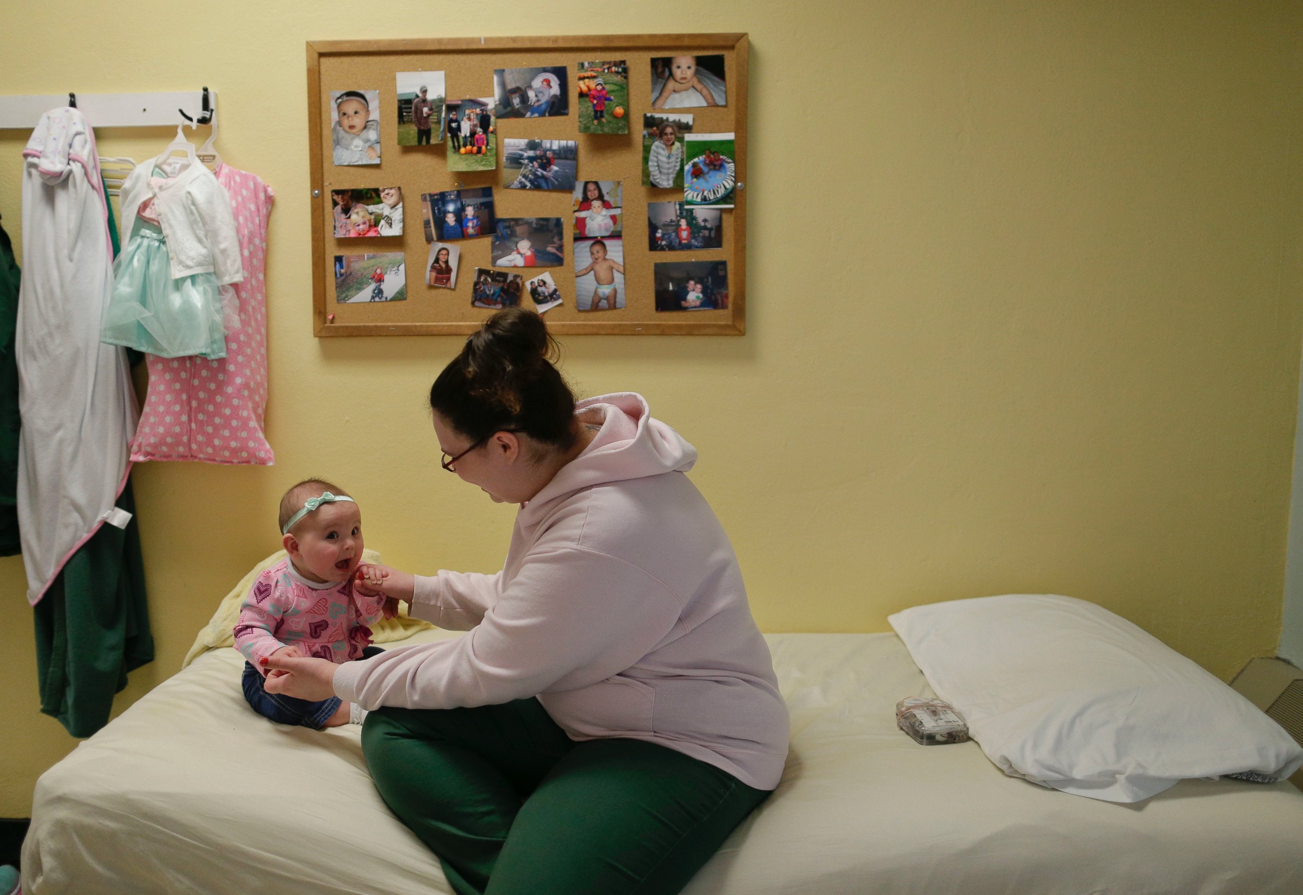 PHOTO: Jennifer Dumas plays with her daughter, Codylynn inside her room at Bedford Hills Correctional Facility, in Bedford Hills, N.Y.