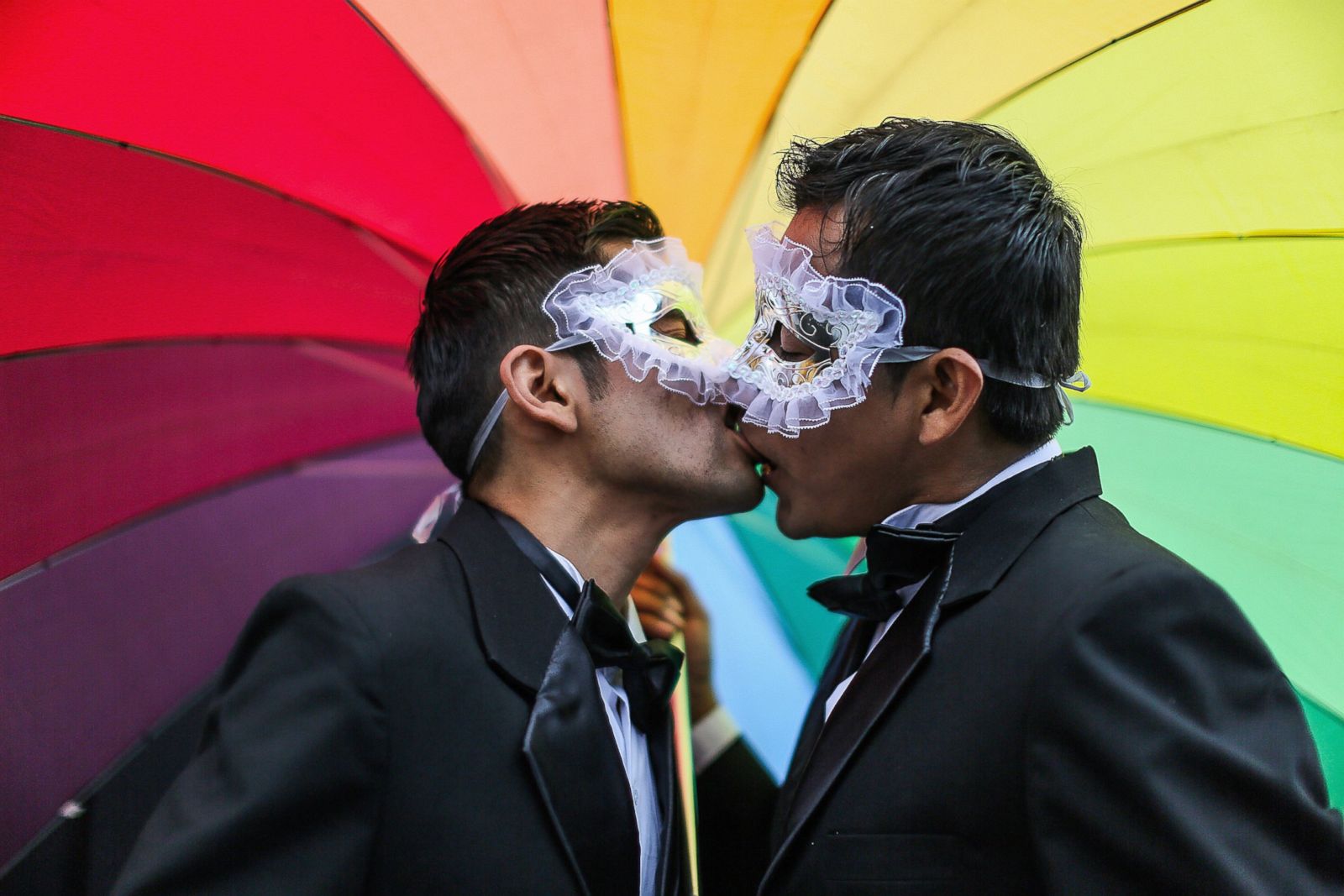 Однополые Знакомства Без Регистрации В Москве Мужчины