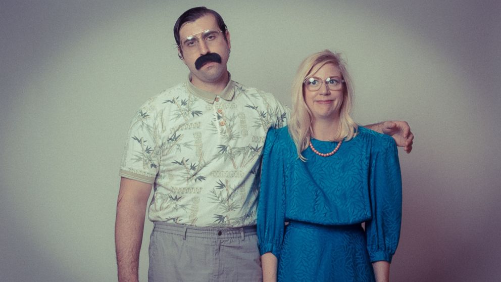 Awkward 70s-Inspired Engagement Photos Has Internet in Shambles 