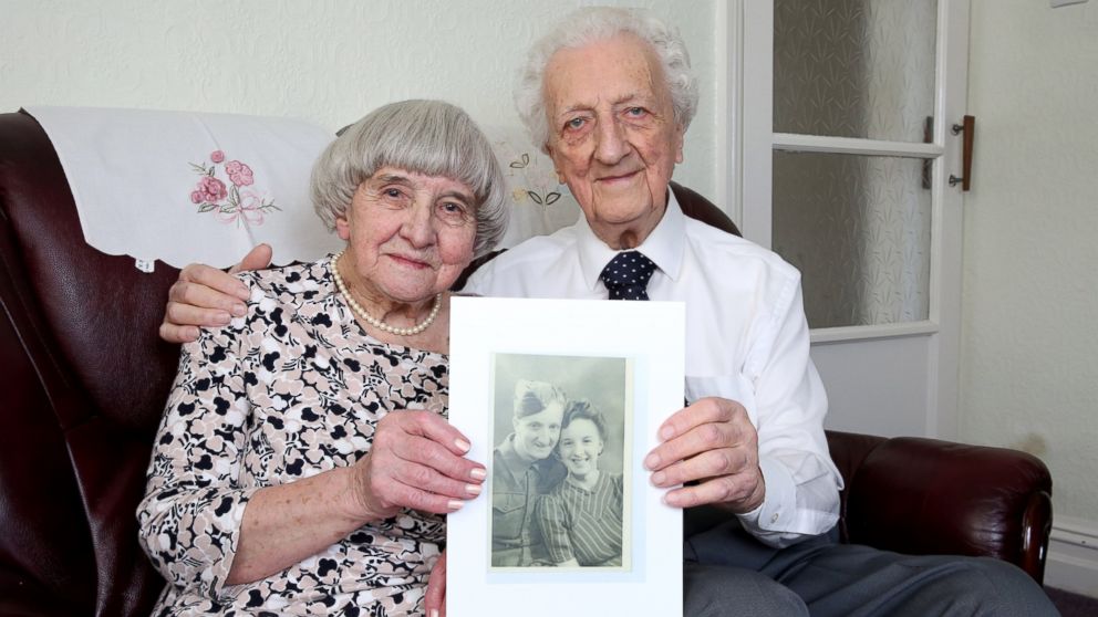 PHOTO: A couple who had a fleeting romance during World War Two have gotten engaged 70 years later.