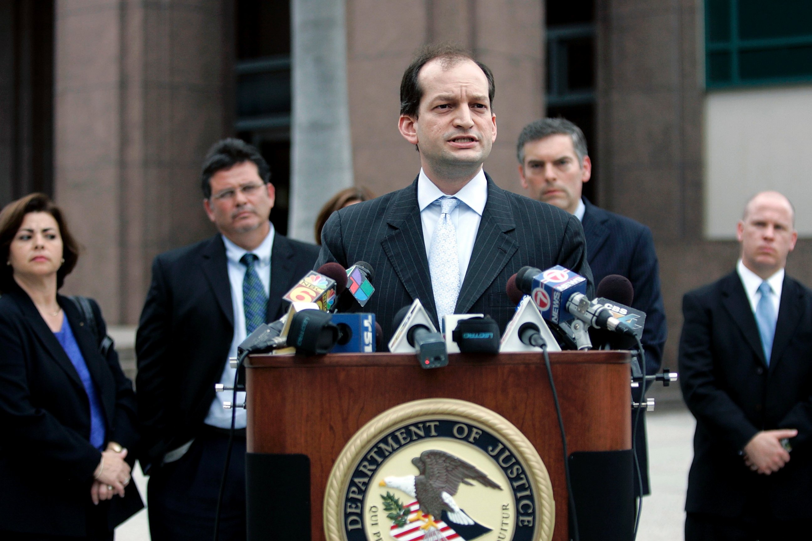 PHOTO: United States Attorney Alexander Acosta speaks to the media, Feb. 27, 2007, in Miami, Florida.