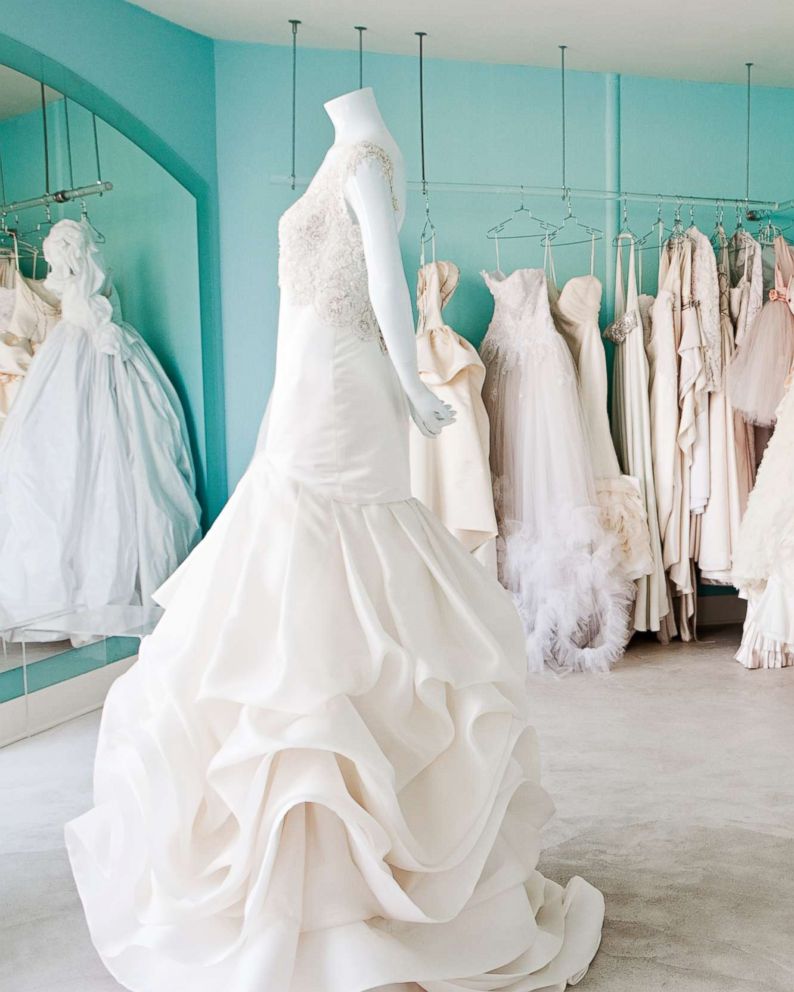 Brides To Be Offered Free Wedding Gowns After Dress Chain Closes
