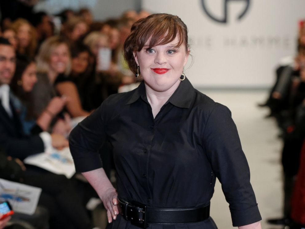 Model With Down Syndrome Jamie Brewer Makes Fashion Week History Abc News