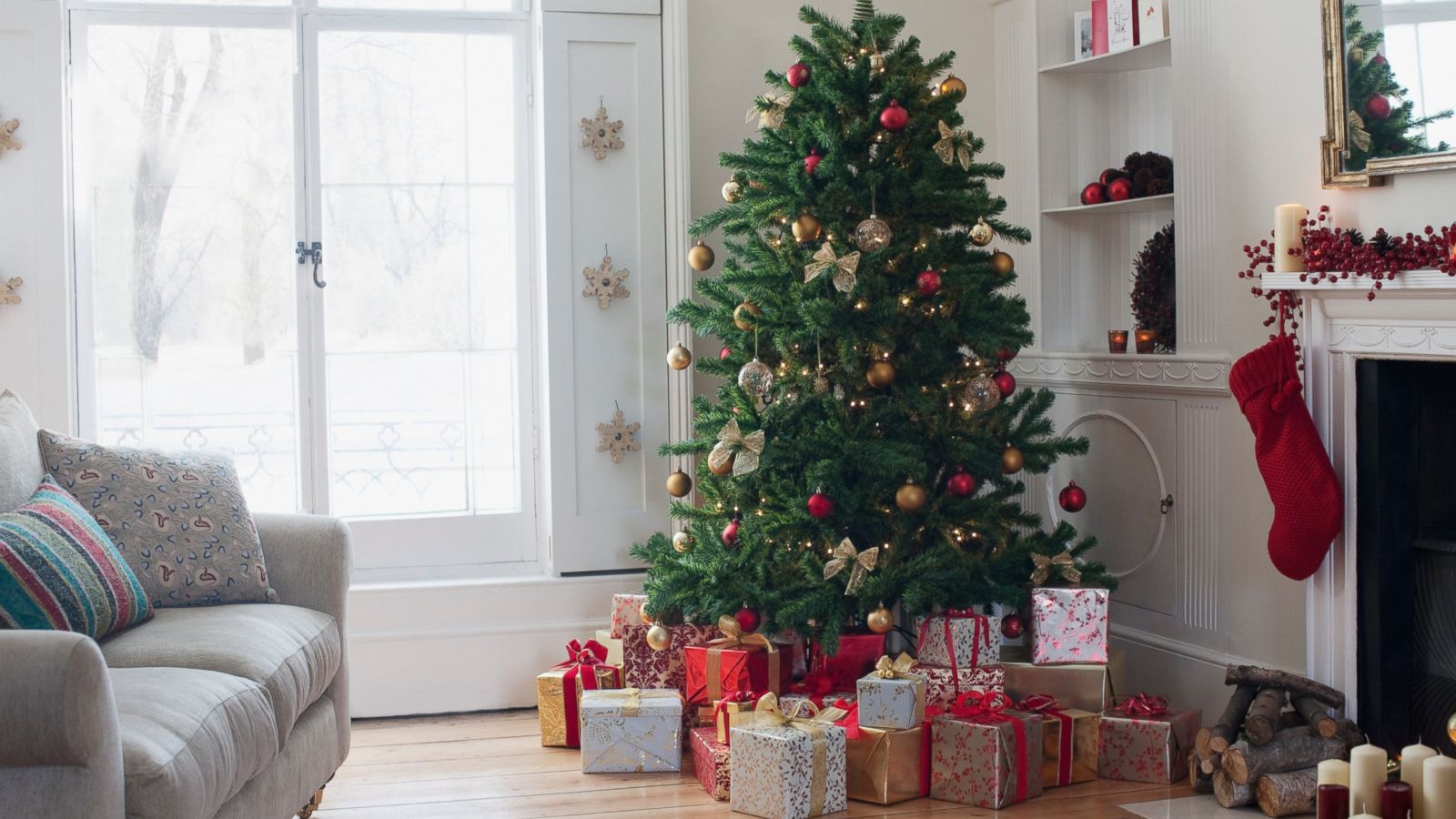 How to Decorate a Luxe-Looking Christmas Tree on a Budget - ABC News