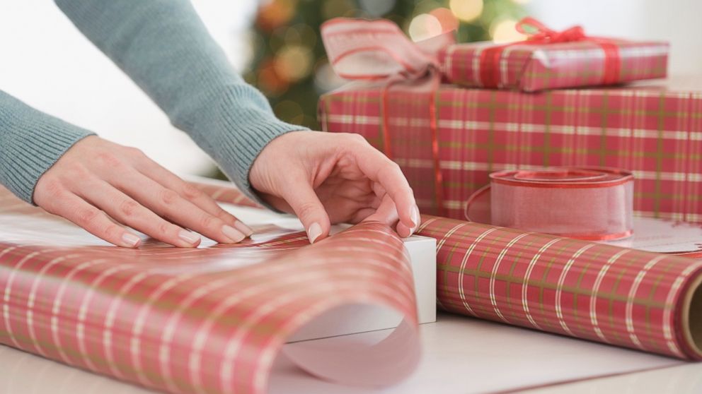 Are you still doing last-minute Christmas preparation? Check out "GMA"'s dollar store hacks.