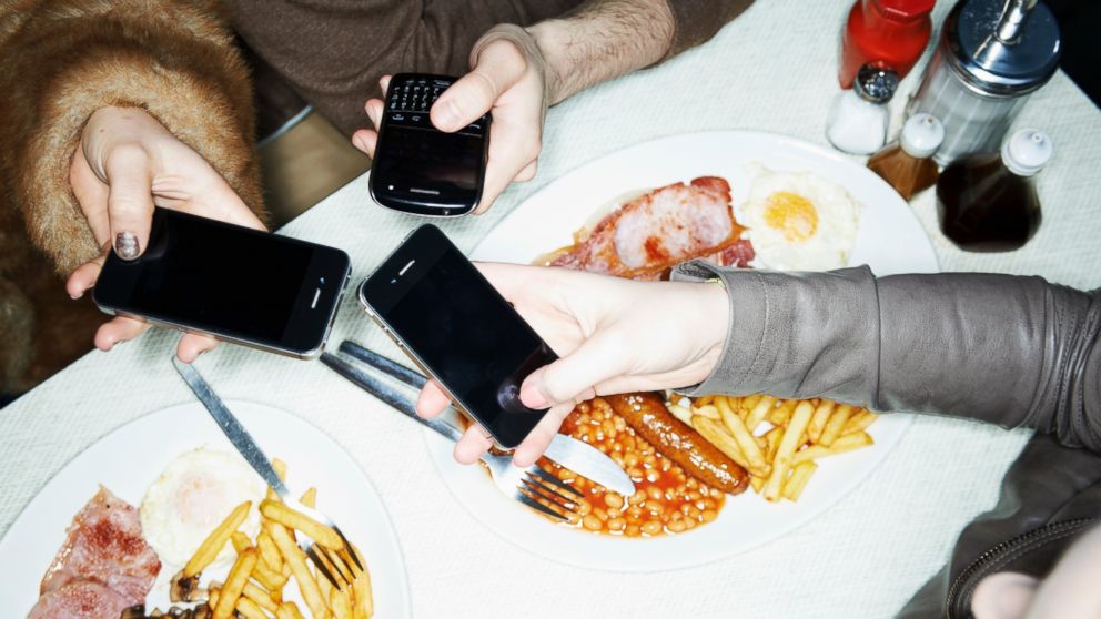 PHOTO: A new app allows diners to discreetly review a restaurant waitstaff's performance.