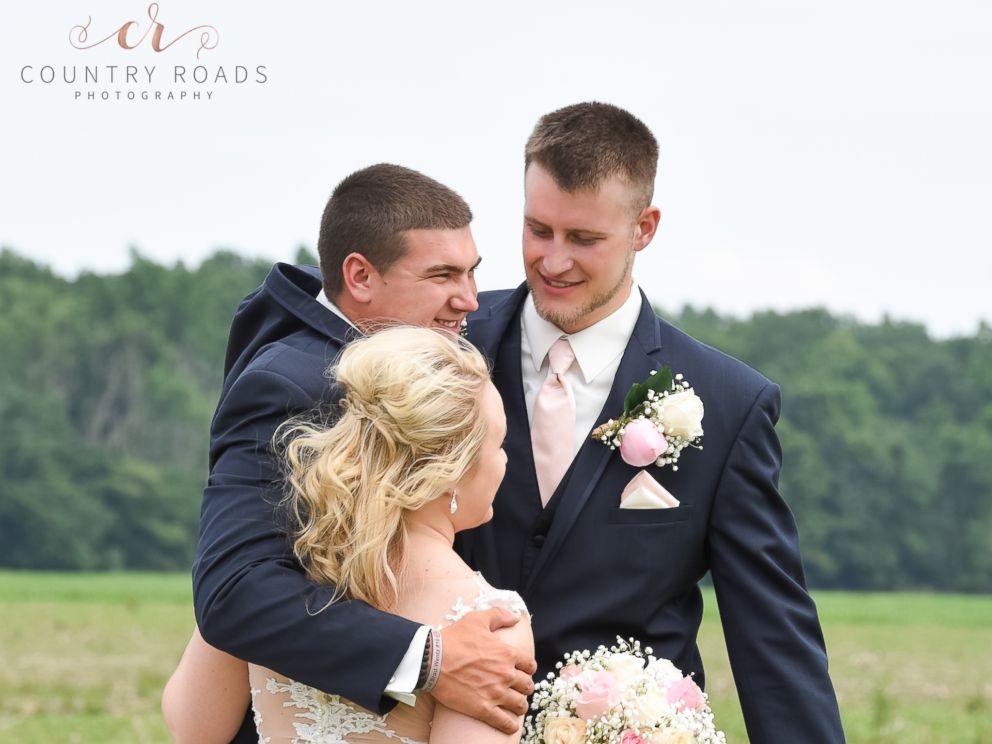 PHOTO: Lindsey Berger’s photographs of a bride, groom and their best man went viral.