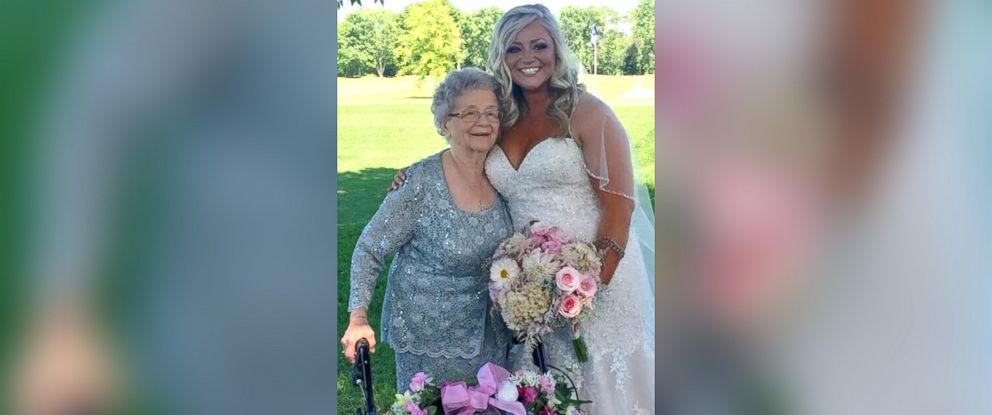 92 Year Old Grandma Shines As Flower Girl In Granddaughter S Wedding Abc News