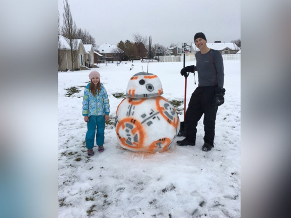 PHOTO: Tony Francis and his daughter built a 4-foot-tall BB-8 snowman in their Highland, Utah, backyard.