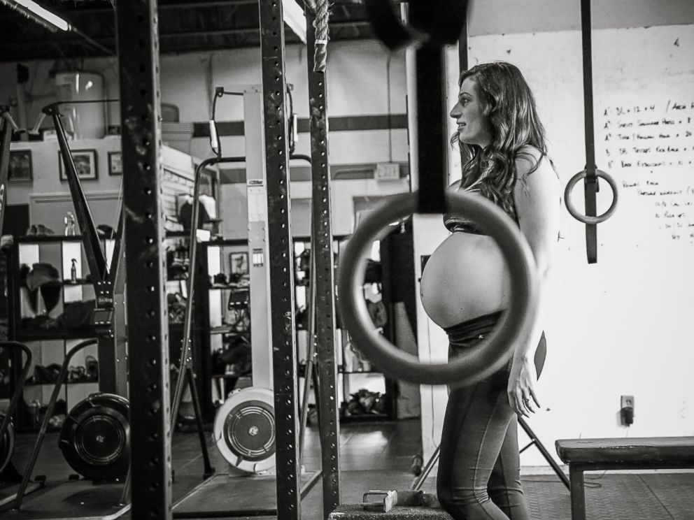 PHOTO: Lauren Ferris in the studio during her CrossFit maternity shoot.