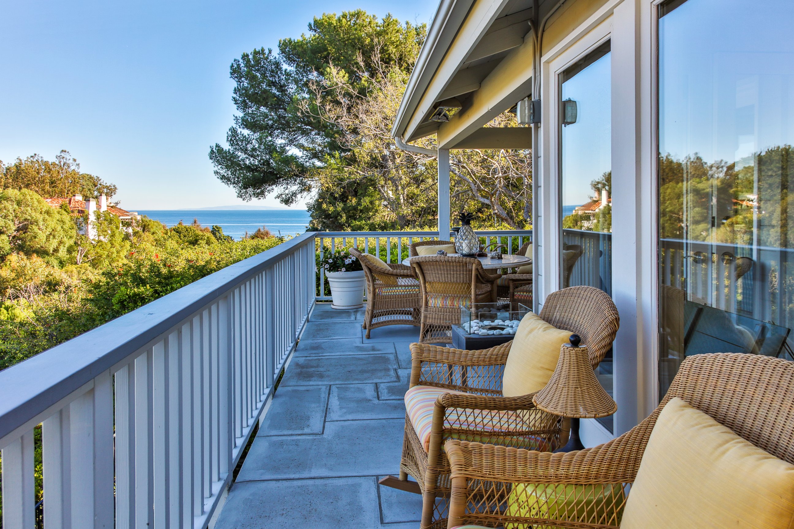 PHOTO: Legendary comedian Don Rickles' beach house in the Point Dume area of Malibu is on the market for $7.995 million.