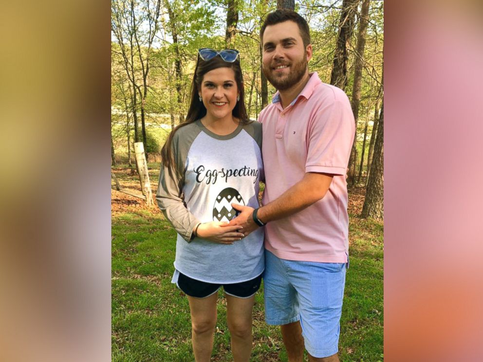 PHOTO: Tabitha Schroeder of St. Louis, Missouri, revealed the good news to her family after being told it would be difficult to get pregnant.