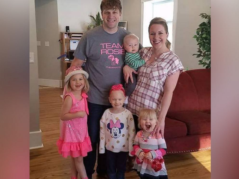 PHOTO: Angie and Aaron Evenson seen in this undated photo with their children, Grace, 5, Rose, 3,Sophia, 2 and Lincoln, 5 months.