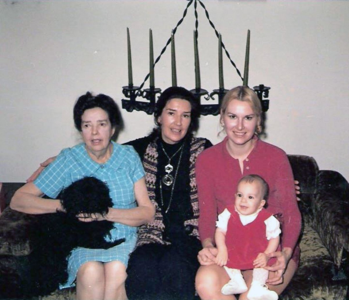 PHOTO: An undated photo of Jean Oddi's mother, Virginia York (far left), Jean Oddi, Oddi's daughter, Casey Clark and Oddi's granddaughter Melissa Falter (far right). 

