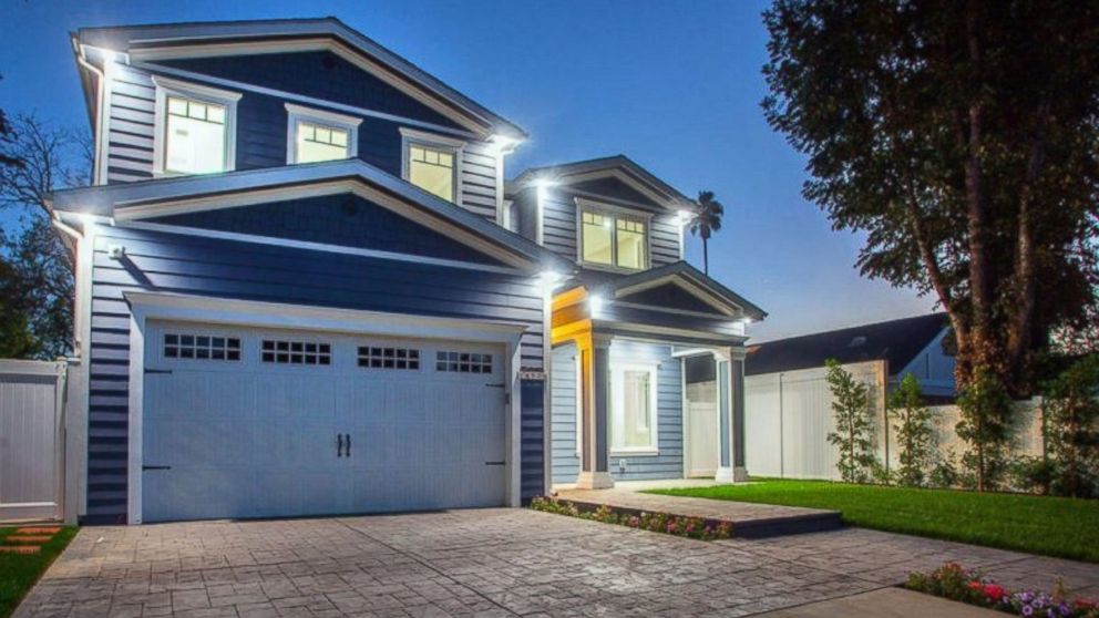 Ne-Yo's $1.9 million Sherman Oaks, California home.