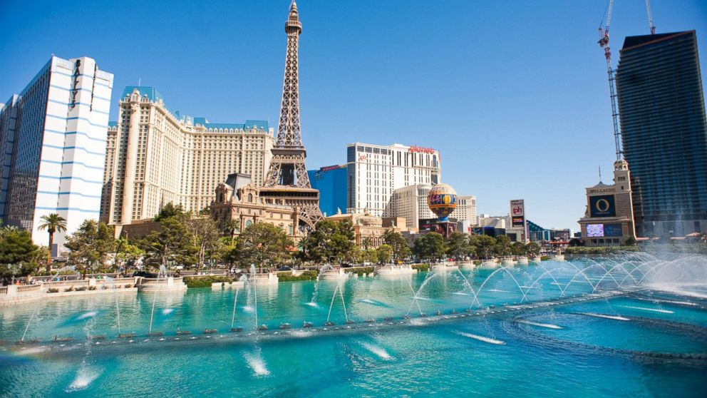 Las Vegas has a huge selection of high-end luxury hotels, but also offers options for those looking to spend a little less.