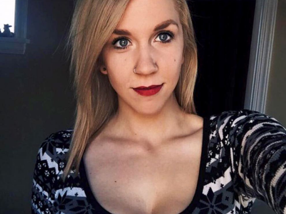 PHOTO: Jennifer Pietsch, 20, received a $1,000 tip on a bill of $87.15 while waitressing at Mongos Grill in Winnipeg, Manitoba, Canada, on Jan. 14, 2017.