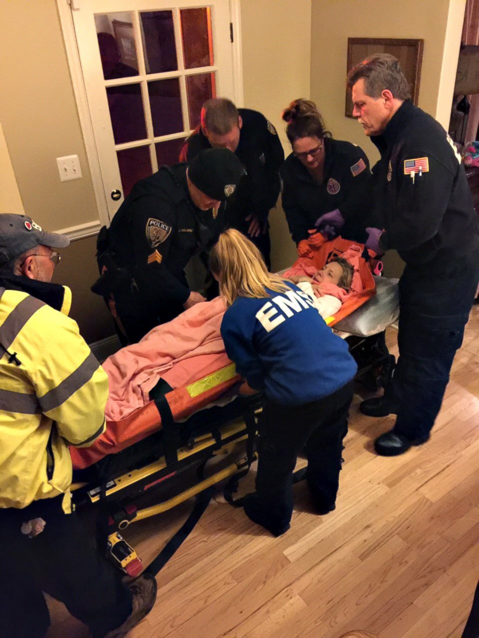 PHOTO: Nicole Segalini, 18, a volunteer EMT, helped deliver Angela Windt's baby in New Jersey on March 10, 2017. 