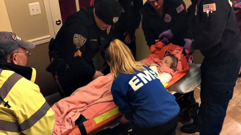 PHOTO: Nicole Segalini, 18, a volunteer EMT, helped deliver Angela Windt's baby in New Jersey on March 10, 2017. 