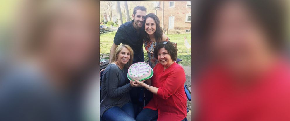 PHOTO: Hillary Hinrichs of St. Louis, Miss., surprised her mom, Terry Overfelt, with a birthday cake announcing her pregnancy.
